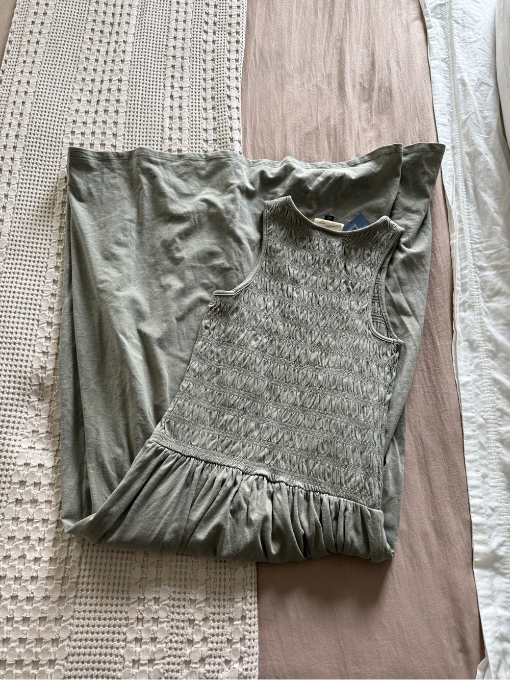 NEW Universal Thread Olive Sleeveless Smocked Tank Dress Size M - Picture 5 of 6